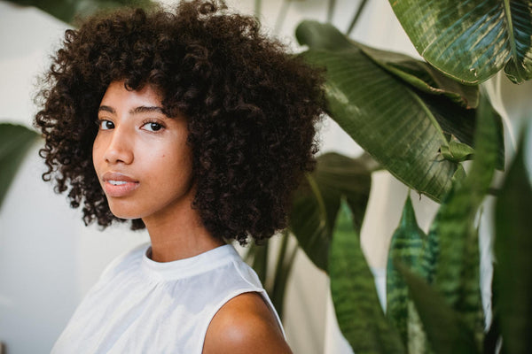 Fester Conditioner für Locken und Afrohaare von OMAKA