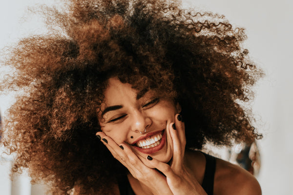 6 Gründe, warum festes Shampoo für Afrohaare die optimale Naturkosmetik-Haarpflege ist!